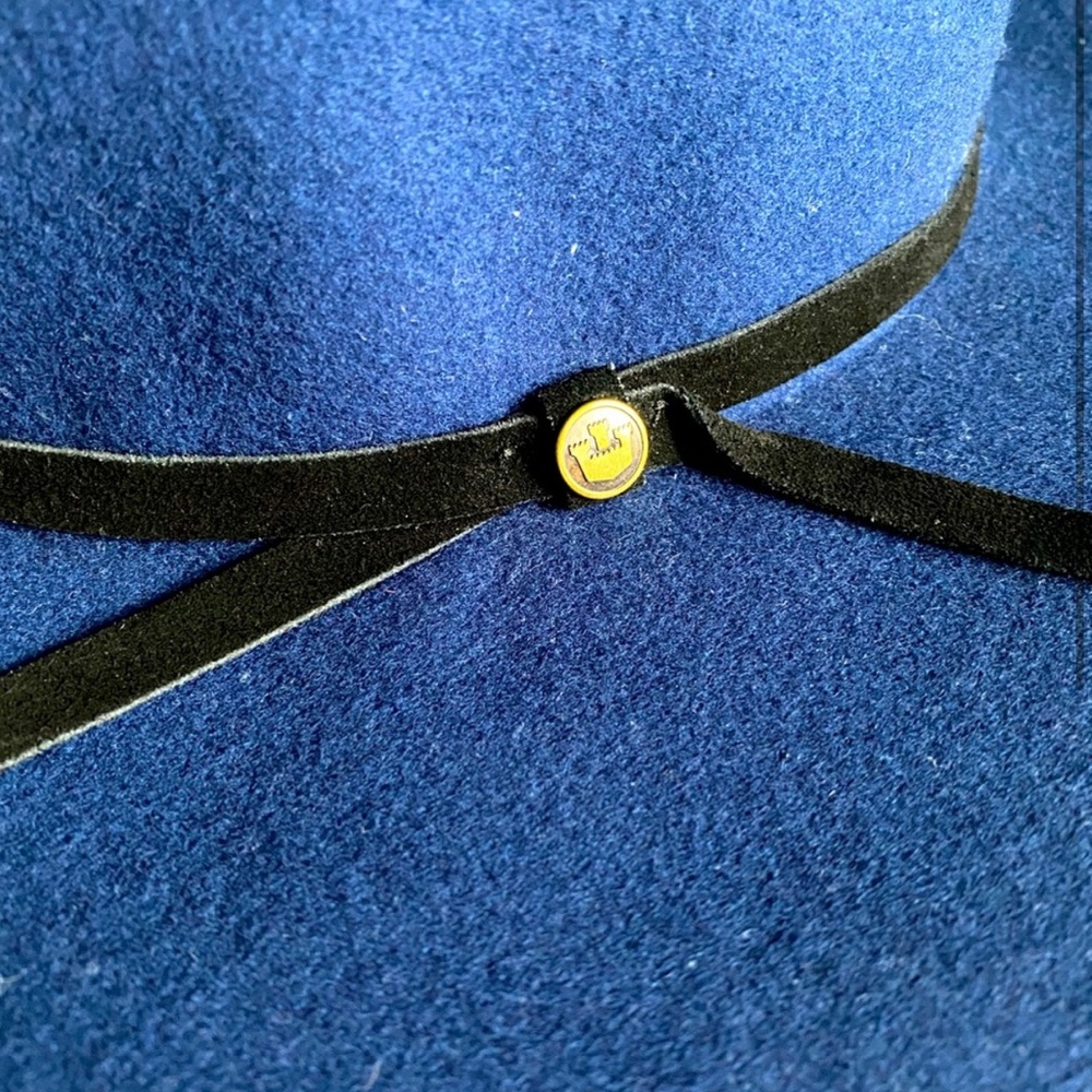 Blue hat - Picture 4 of 6